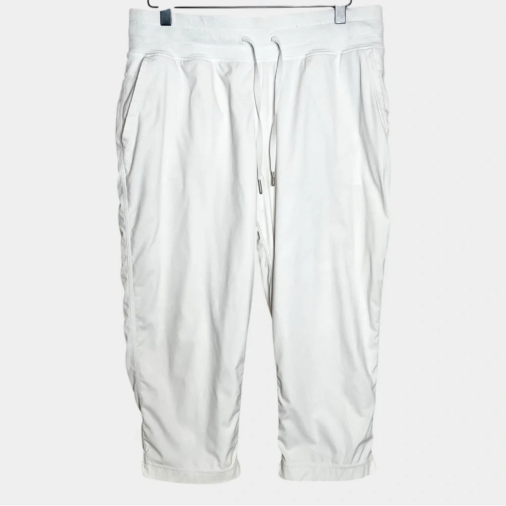 LULULEMON white dance studio crop capris size 10 summer activewear - Picture 2 of 5